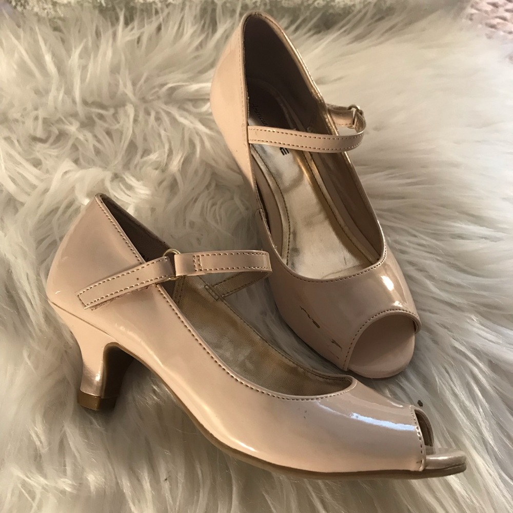 Nude dress shoes🌸